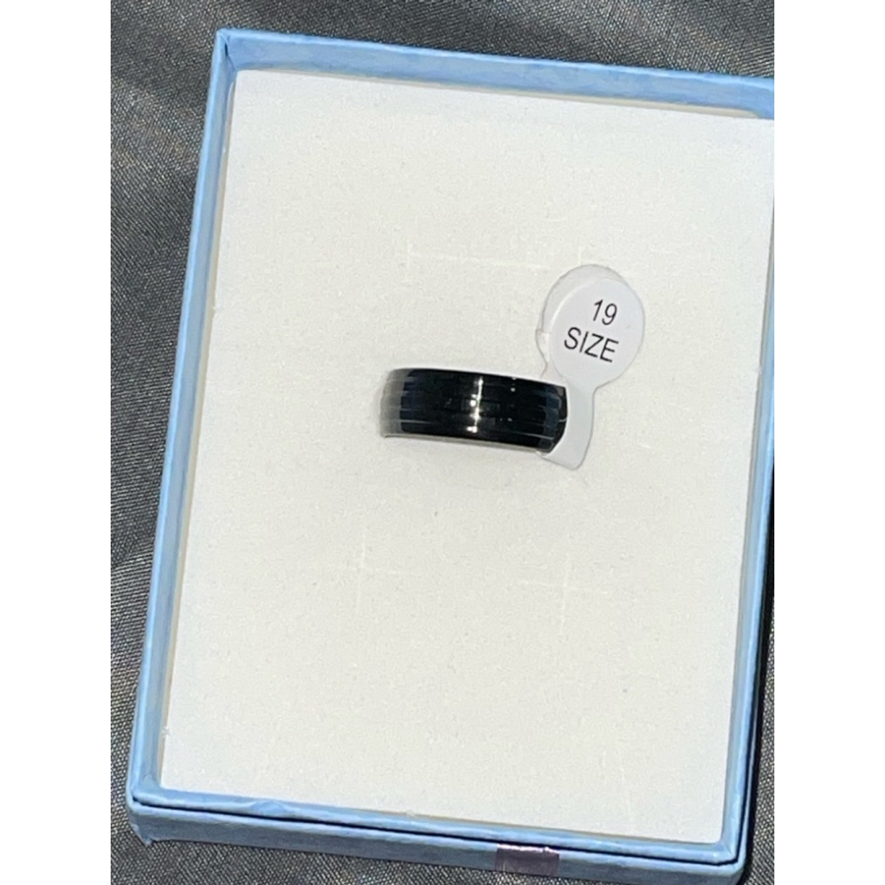 Men's Ring Size 19 Black Stainless Steel men’s size 9.5 or 10